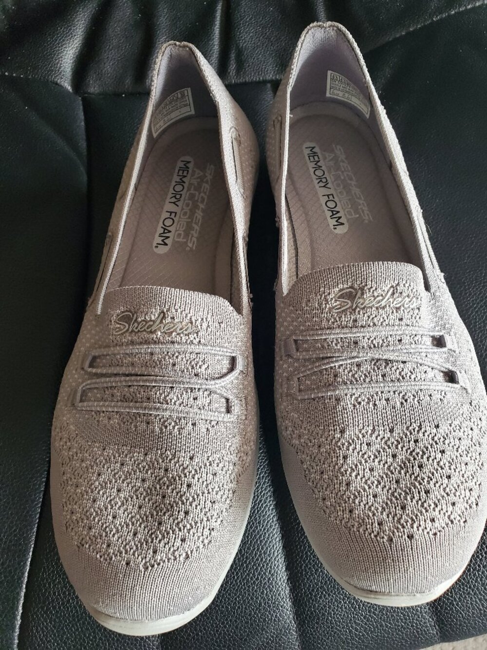 NWOT Skechers Newbury St Easily-adorned gray Slip on Sneakers SZ 9.5